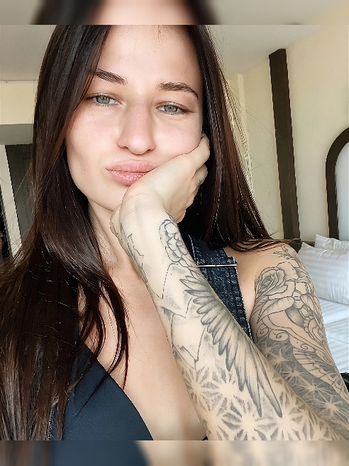 Привет, дорогой гость🤫

Делюсь обычными фото из жизни:)

Если мои фото пришлись тебе по вкусу, то мы обязательно подружимся 😉😇

Есть с...
