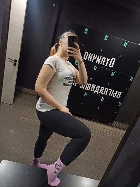Полностью натурэль)



В сексе бревно, к куни безразлична, зато обожаю делать минет.



Нравится конкретика от мужчин, без приветкакд...