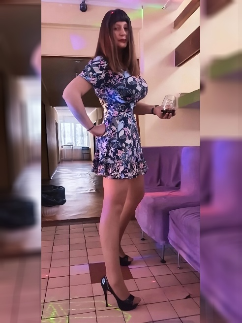 Порноактриса в прошлом.

Milf Tits."Мама Стифлера"

Для перезагрузки души,ума и тела.Ну,что поиграем ?

Для душевного,горячего общения.По...