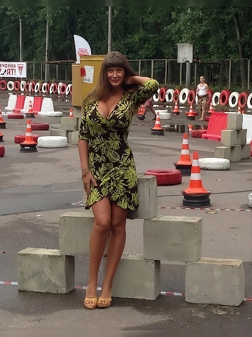 Порноактриса в прошлом.

Milf Tits."Мама Стифлера"

Для перезагрузки души,ума и тела.Ну,что поиграем ?

Для душевного,горячего общения.По...