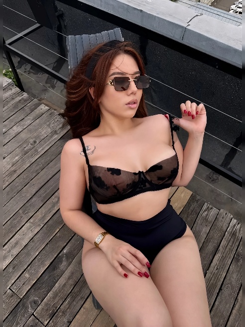 Так хочется мужского внимания🥺🥺🩷

Я уже вся мокренькая…💦💦💦

Как на счет поставить меня на коленочки и заставить ублажать твой сладкий 🍌?)...