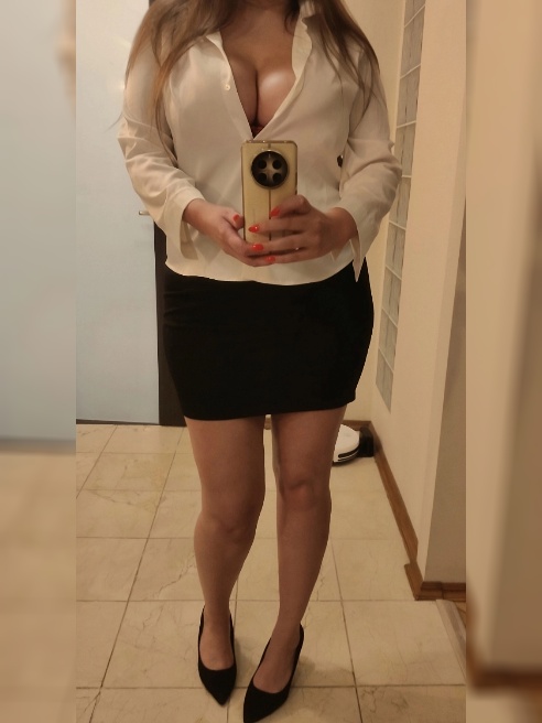 Зрелость - это роскошь)👠 Та самая сексуальная Милфа, о которой все мечтают.



С возрастом у меня сформировалась собственная мораль и с...