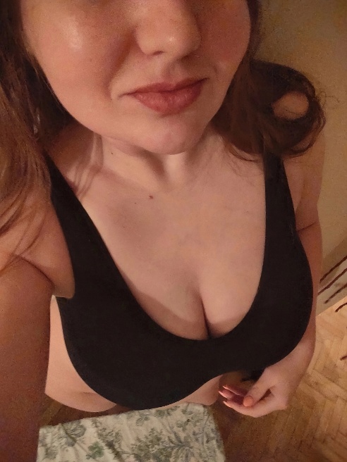 Зрелость - это роскошь)👠 Та самая сексуальная Милфа, о которой все мечтают.



С возрастом у меня сформировалась собственная мораль и с...