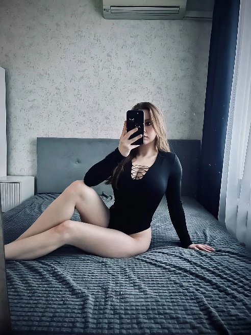 Приветик! Я Ева и ДА, я вернулась к Вам дорогие мужчины!!! Миниатюрная девочка с вкусной фигуркой🍒) Спустилась на интимсити из самого Эде...