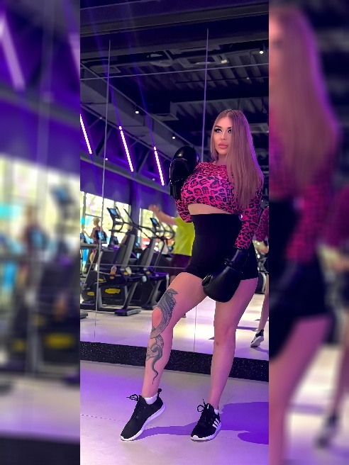Привет сладкий💋Я - эффектная шатенка с сочными формами🔥Обожаю секс и все что с ним связано!!!Нравится подчиняться сильным и властным мужч... Привет сладкий💋Я - эффектная шатенка с сочными формами🔥Обожаю секс и все что с ним связано!!!Нравится подчиняться сильным и властным мужч...
