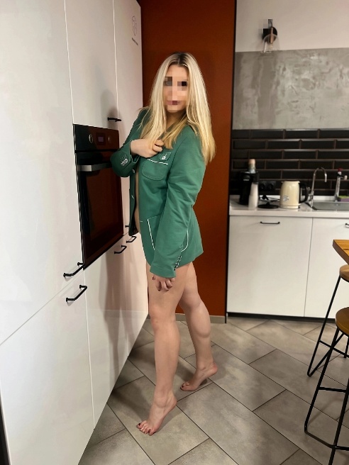Привет😏 удивлена, что мы с тобой еще не знакомы)) Я молодая, привлекательная и - что самое главное! - обожаю дарить удовольствие (у меня...