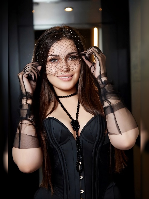 Привет меня зовут Лиза 💋🌸 буду рада видеть тебя у себя в гостях или могу приехать к тебе 😘 Я страстная молодая девушка с аппетитной фигур...