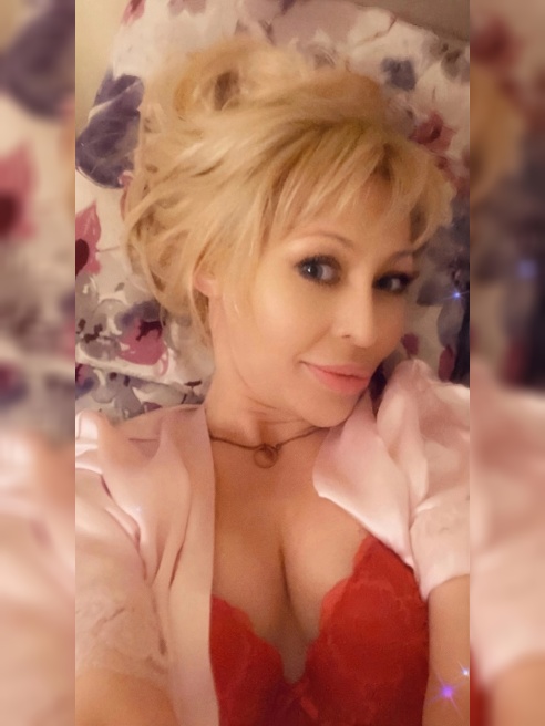 Безумно жду тебя в гости!😻

У меня потрясающая фигура, и моя растяжка тебя очень порадует 🍑

Веселая, со мной в компании скучно тебе то...