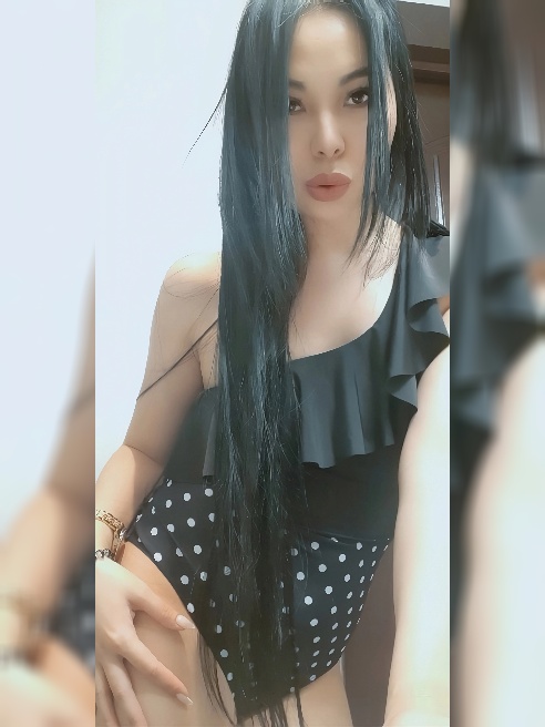 Моя узенькая мокрая киска ждёт тебя💦💦 после незабываемого секса, тебя ждёт лёгкий расслабляющий массаж от меня в подарок ❤