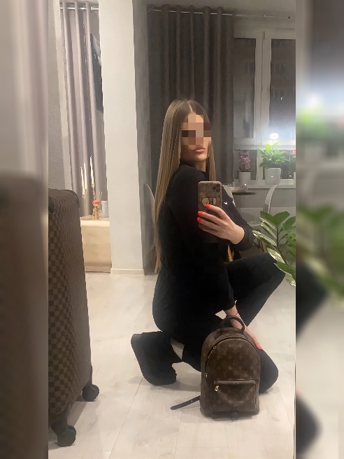 Приветик меня зовут Дарья😊.

Высокая, стройная голубоглазая славянской внешности, красивая девочка. Сексуальная, притягательная😉Приглашу...