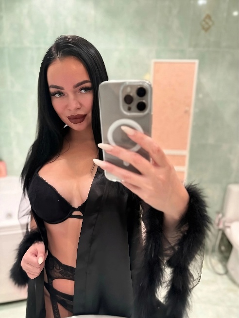 ⚜Привет, меня зовут Алина!⚜
Я милая и нежная🥰🥰внутри скрывается страстная яркая и раскрепощенная натура🔥🔥
Встречусь с мужчинами, кото... ⚜Привет, меня зовут Алина!⚜
Я милая и нежная🥰🥰внутри скрывается страстная яркая и раскрепощенная натура🔥🔥
Встречусь с мужчинами, кото...