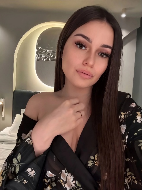 Привет меня зовут Лиза 💋🌸 буду рада видеть тебя у себя в гостях или могу приехать к тебе 😘 Я страстная молодая девушка с аппетитной фигур...