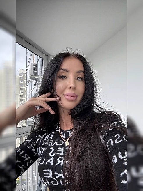 Привет всем , кто хочет  хорошо отдохнуть и получить настоящее удовольствие ❤

Меня зовут Ева 

Горячая развратная , эффектная брюнетка...