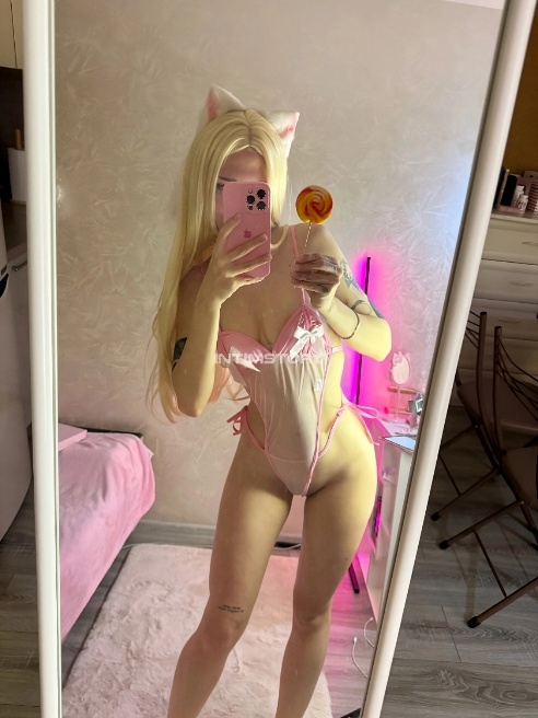 Привет! 🖤

Я хорошенькая блондинка, у меня много пирсинга: на язычке и даже несколько в интимном месте (том самом? узнай лично!). Очень...