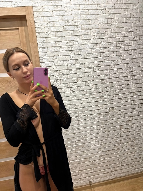 Я новенькая девочка , жду в гости!

Рада что ты обратил внимание на мою анкету 

значит можем познакомиться) 

я сексуальная шатенка...