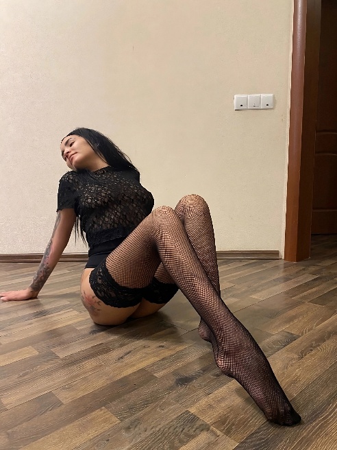 Стройная и легка как ангелочек, развратная и отвязанная как чертенок😈

Устрою горячие приключения в постели и покажу тебе невообразимое...