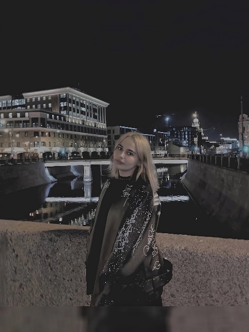 Обворожительная красотка 😇

Облик ангела ,но привкус дьявола 😈

Я чувствую человеку кожей и сливаюсь с ним 🥀

Люблю пробовать что-то ново...