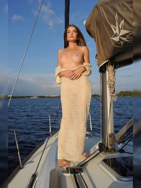 Умница, красавица, сексапильная блондинка. Мечта любого мужчины. У меня есть особенность - я нравлюсь всем. Понравлюсь и тебе. Инфа - 100...