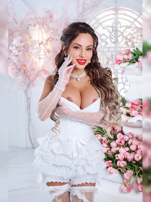 Доброго времени суток, милый♥



Я, Оливия Грейс✨ знойная красотка с шикарными формами✨ бархатной кожей✨и невероятной сексуальной энергие...