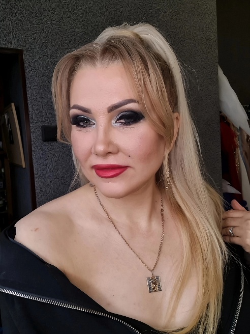 ИНДИвидуально!!!!!!  Приеду в гости или отель, сама за рулем (Москва, выезд в МО и другие области, а также за границу,- по договоренности...