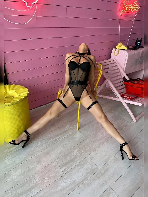 Лёгкая на подъем 🥰

Веселая, спортивная,поддержу любой разговор ! ❤ Соответствую на 💯 своим фото.Без тату,вся натуральная,без животных....