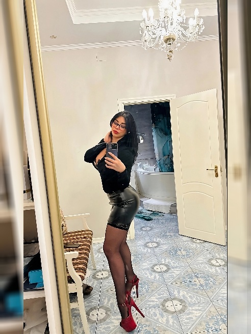 Лёгкая на подъем 🥰

Веселая, спортивная,поддержу любой разговор ! ❤ Соответствую на 💯 своим фото.Без тату,вся натуральная,без животных....