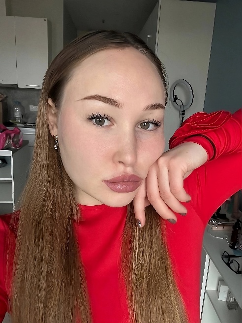 Мур, милый! 😘 Меня зовут Эмма, и я здесь, чтобы подарить тебе жаркое приключение, которое ты не забудешь! Готова устроить тебе вечер полн...