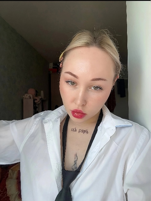 Мур, милый! 😘 Меня зовут Эмма, и я здесь, чтобы подарить тебе жаркое приключение, которое ты не забудешь! Готова устроить тебе вечер полн...