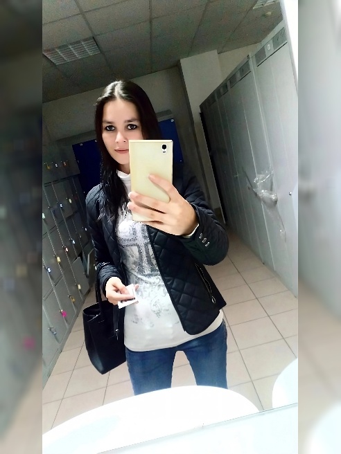 Симпатичная девчёнка без короны и понтов. Скрашу время порядочному мужчине. Фото мои.