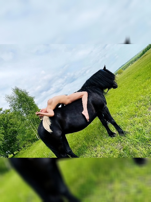Танцами я начала заниматься в начальной школе. Ещё не закончив колледж, я уже была одной из самых известных стриптизёрш в своем городе. П...