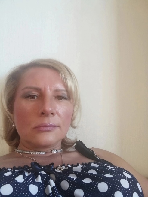 Дама с пышными формами встретиться с джентельменом! Курю сигареты. Алаколь вообще не пью! 
