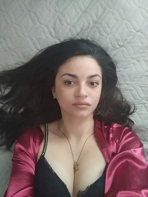 Если вы договариваетесь заранее, то попрошу предоплату, потому что 99% не держат слово. Со мной вам точно не будет скучно 