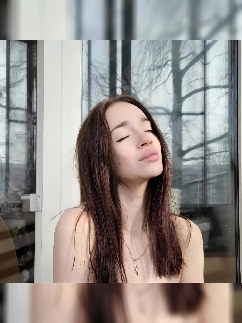Я — Юнона, блондинка, чьи формы сводят с ума 🧡 У меня натуральная грудь четвёртого размера, стройные ножки и гибкое тело, которое любит в...