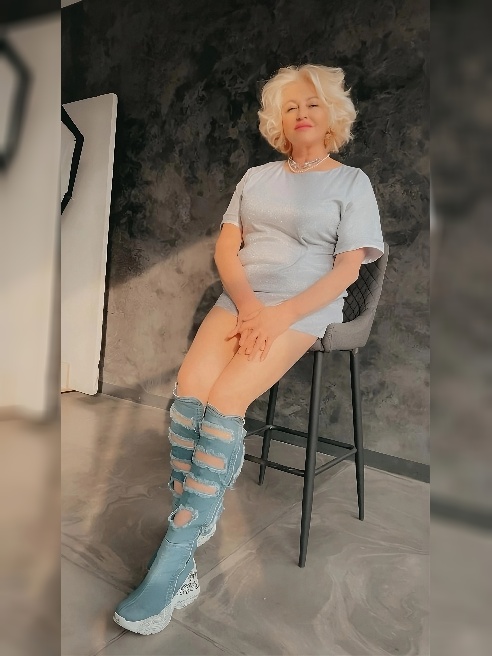 Симпатичная блондинка,с женственной фигурой!!!!Приглашаю к себе провести время в уютной обстановке!!!!