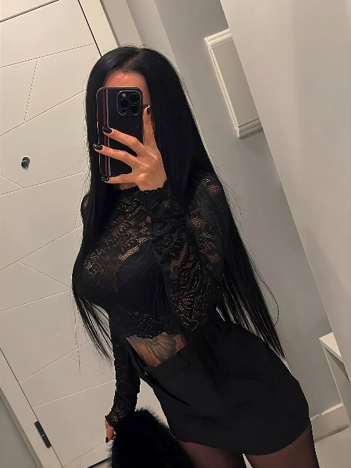 ПРИВЕТ  !!





 🖤Девушка  с красивыми татуировками. Приятная                       коммуникабельная . . 

 🖤Встречаюсь в своих апартамен...