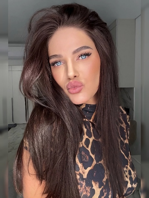 Здравствуй, дорогой ❤❤❤ 

Меня зовут Алиса 🥰 



Рада видеть тебя, на своей анкете🥰



Встречи со мной, тебя запомнятся, я очень нежная и...