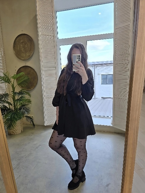 Здравствуй дорогой гость! 💋

Я молодая, с большим ресурсом энергии, хочу встретиться с тобой и подарить тебе себя! 🍓😋

Общительная, яркая...