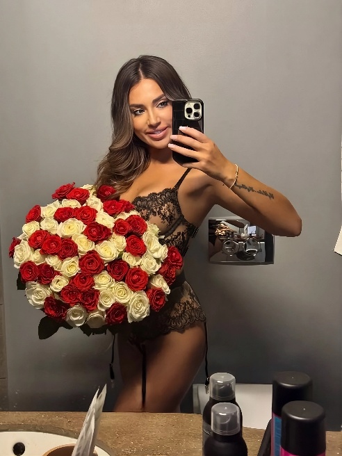 Это не моя основное увлечение, разносторонняя личность ❤

Очень редко свечусь на сайте 🥀

Хочешь узнать меня поближе ? Со всех ракурсов 😈

