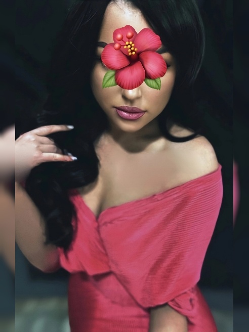 Желаешь повеселиться с эмоциональной КОШКОЙ? Обворожительная Алина уже ждет тебя. Несравненная фактура и жаркий пыл доведут тебя до оргаз...
