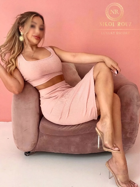 ДОБРО ПОЖАЛОВАТЬ НА МОЮ СТРАНИЦУ!



Меня зовут Николь Роуз❤

Я дико сексуальна и привлекательна, в прошлом выступала в фитнес-бикини 

М...