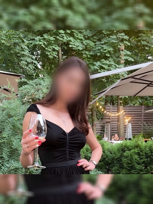 Мои руки будут плавно скользить по твоей коже, подогревая желание💋💖. Затем я нежно опущусь вниз, чтобы сделать тебе невероятно чувственны...