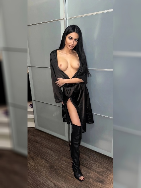 Инди ,на фото я 100% можешь не сомневаться ,ухоженная модельная красивая девочка ждет тебя в гости ,отлично проведем с тобой время и тебе...