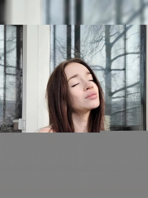 Всем привет!!! Меня зовут Юнона, горячая и ненасытная кошечка с натуральными сиськами 4-го размера и упругой попкой  🧡 🧡 🧡