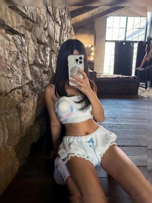 🍉🍉🍉Привет! Я  горячая малышка Лина!) Очень крохотная)  и очень умелая. уже  И сейчас я уже мокренькая, приходи и трахни меня как следует!...