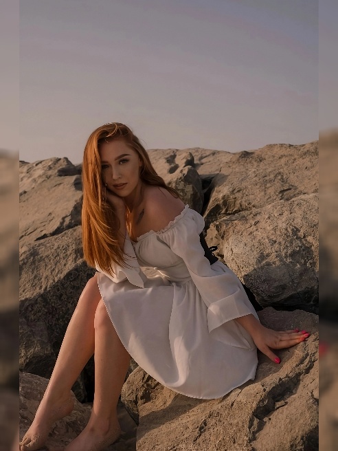 Привет, дорогой! 🌹 Меня зовут Арина, и я здесь, чтобы подарить тебе нечто особенное. Я создана для того, чтобы превратить обычный вечер в...