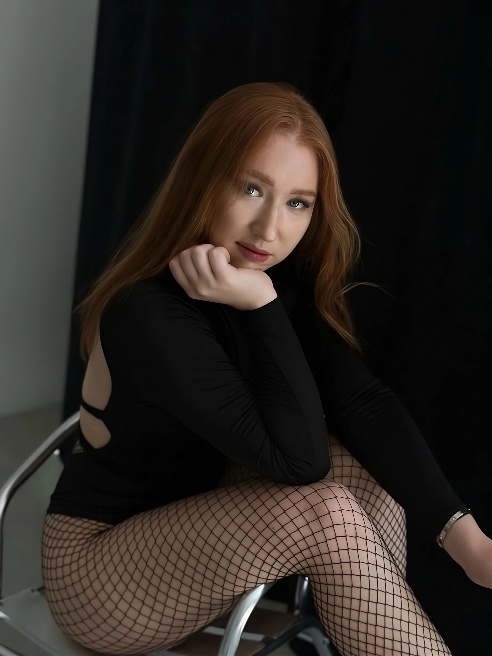 Привет, дорогой! 🌹 Меня зовут Арина, и я здесь, чтобы подарить тебе нечто особенное. Я создана для того, чтобы превратить обычный вечер в...