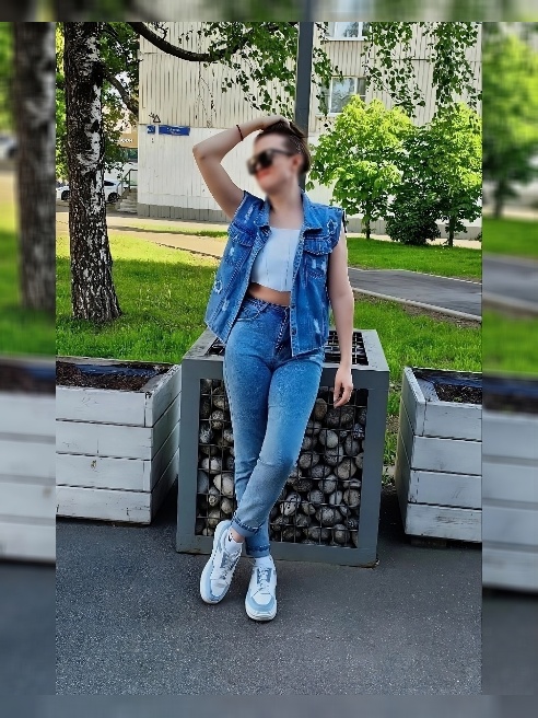 Занималась в разное время бальными и уличными танцами.
Английский язык: свободно владею.
Не курю, но к чужим дурным привычкам отношусь... Занималась в разное время бальными и уличными танцами.
Английский язык: свободно владею.
Не курю, но к чужим дурным привычкам отношусь...