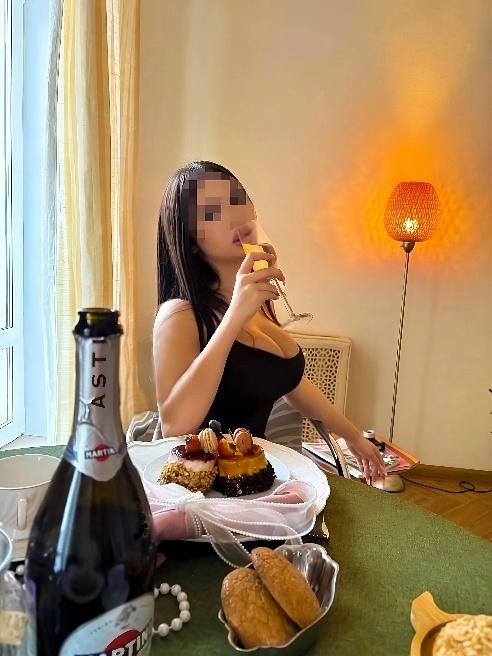 Приветик! Я Адель💋, а как тебя зовут?) Давай поиграем вместе во взрослые, пошлые и развратные игры! ) Обожаю получать удовольствие сама и...