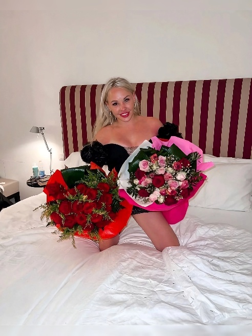 Привет дорогой!



Я – Лола Тейлор.❤❤❤🥰 Та самая, на которую много лет ты мог только смотреть. Сегодня вечером ты можешь прикоснуться к р...