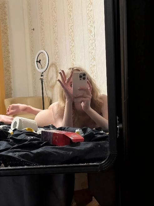 Привет! Меня зовут Аня)😊

Я - молоденькая и весёлая девушка.

-Учусь в институте💒

-Занимаюсь танцами💃 и качаю попку))

-Нет тату и силик...